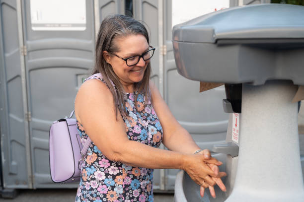 Best Porta potty delivery and setup  in Green Bay, WI